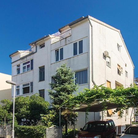 Amazing Apartment In Split With Kitchen ภายนอก รูปภาพ